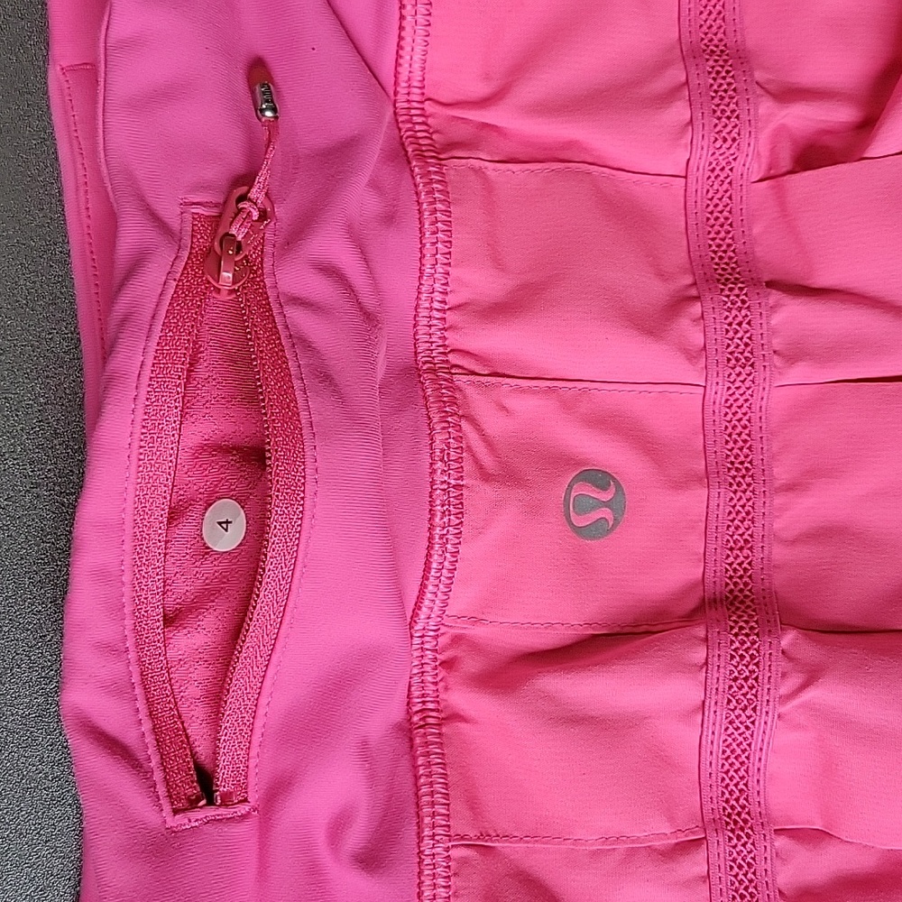SOLD    Lululemon  Pace Setter tennis skirt Pinkalicious Bright Pink sz 4 - Picture 6 of 6
